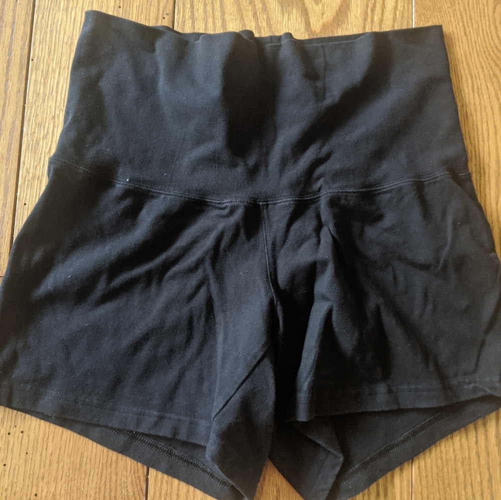 Old Navy maternity shorts black small